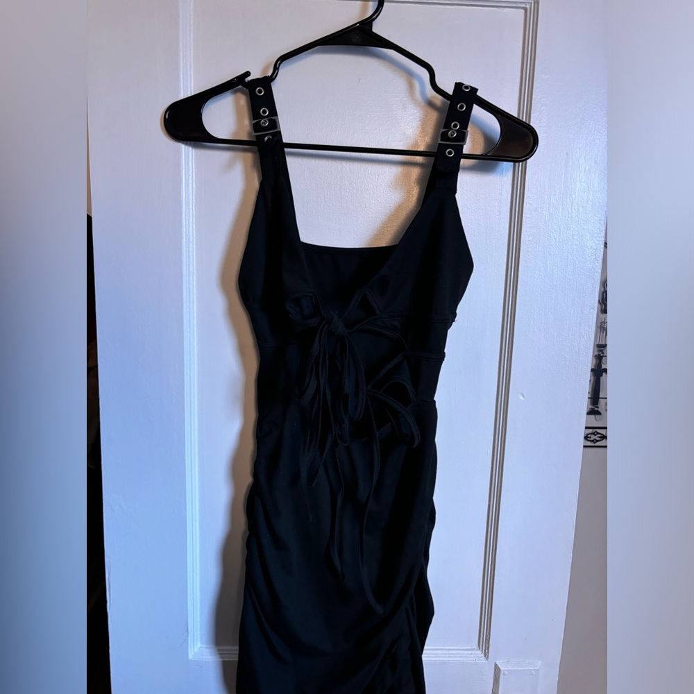 Belt strapped bodycon dress